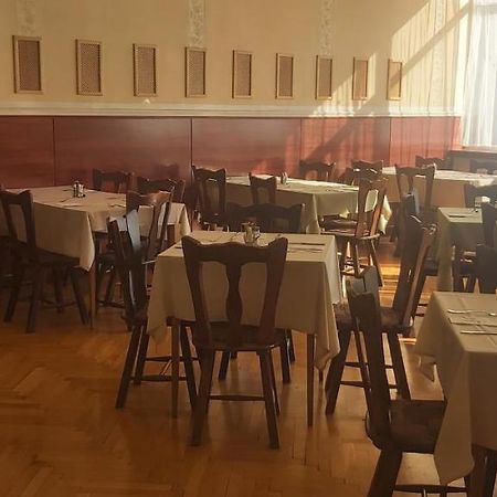 In Hotel Hajdúszoboszló 外观 照片
