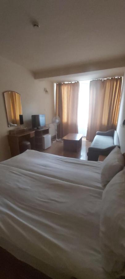 In Hotel Hajdúszoboszló 外观 照片